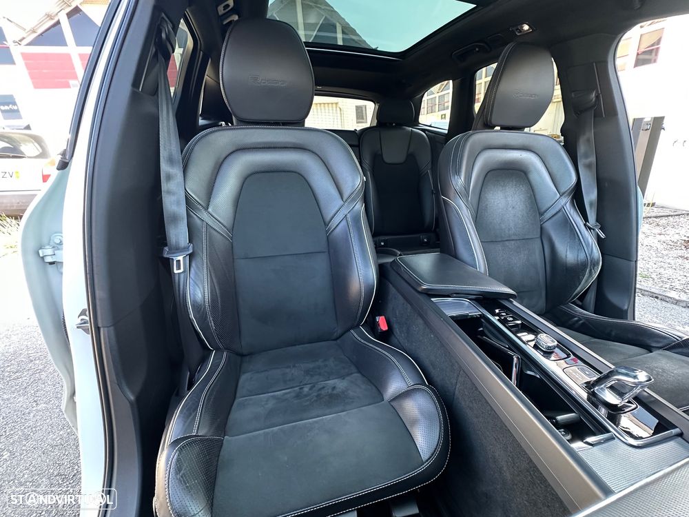 Volvo XC 60 2.0 T8 PHEV R-Design AWD - 30