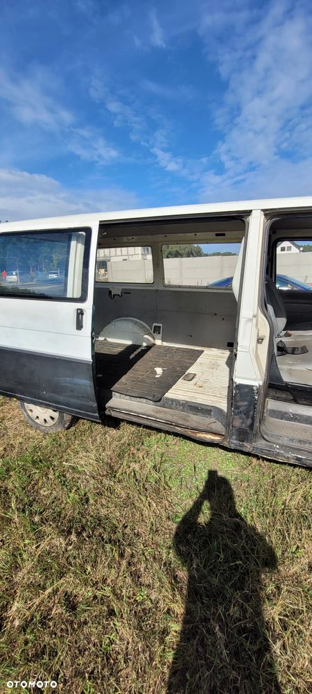 Volkswagen Transporter - 16