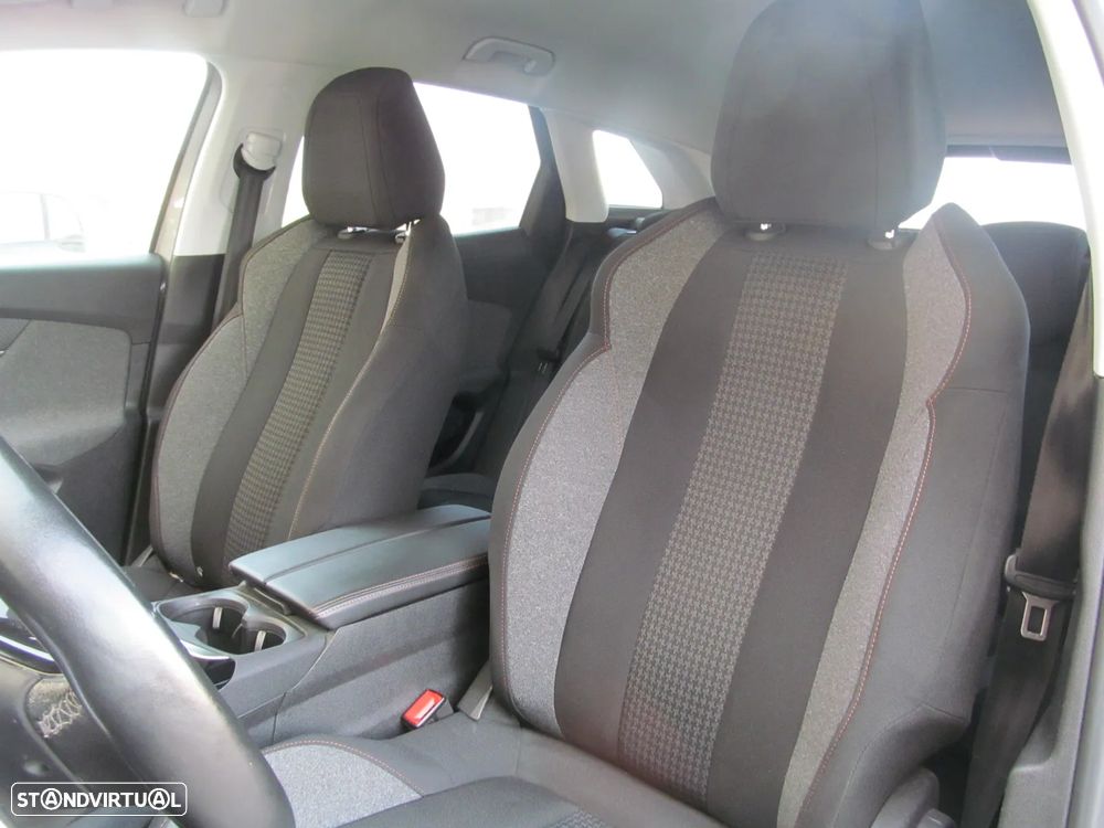 Peugeot 3008 PureTech 130 Stop & Start GPF EAT8 Active - 10