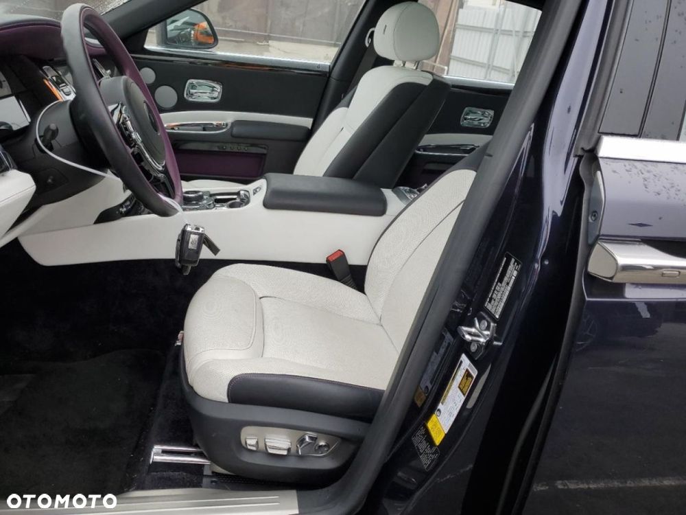 Rolls-Royce Ghost - 8