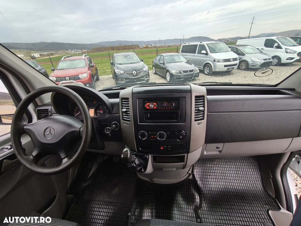 Mercedes-Benz Sprinter - 24