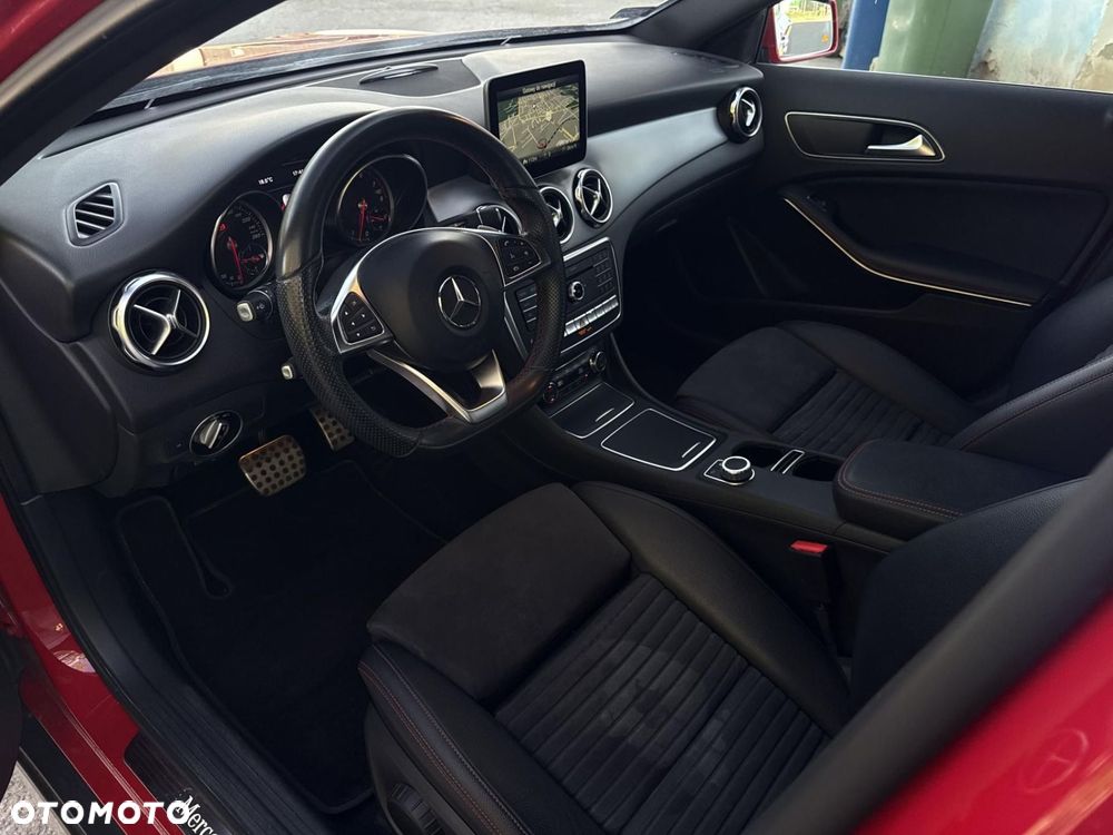 Mercedes-Benz GLA - 10