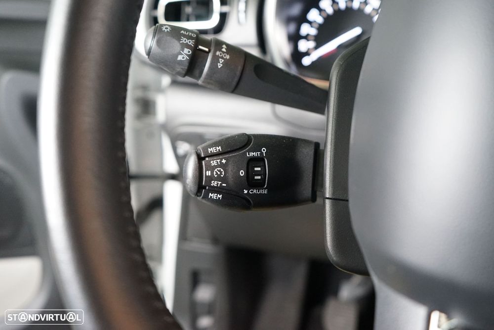 Citroën C3 1.2 PureTech Shine - 24