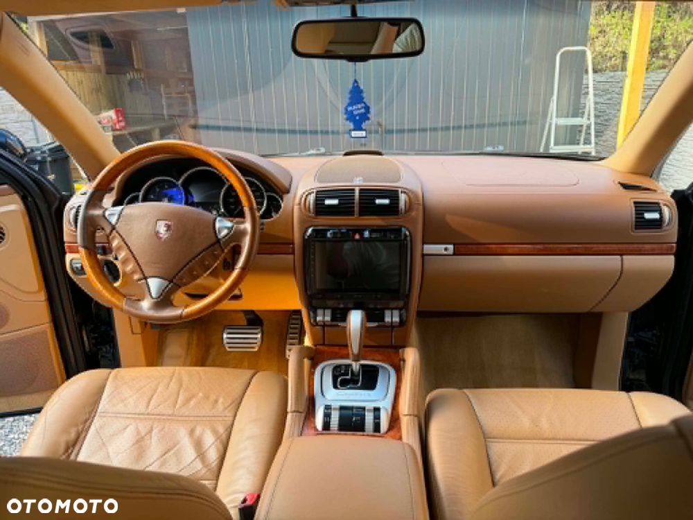 Porsche Cayenne - 7