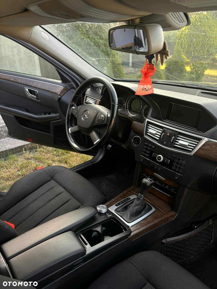 Mercedes-Benz Klasa E 220 CDI DPF BlueEFFICIENCY Automatik Avantgarde - 11
