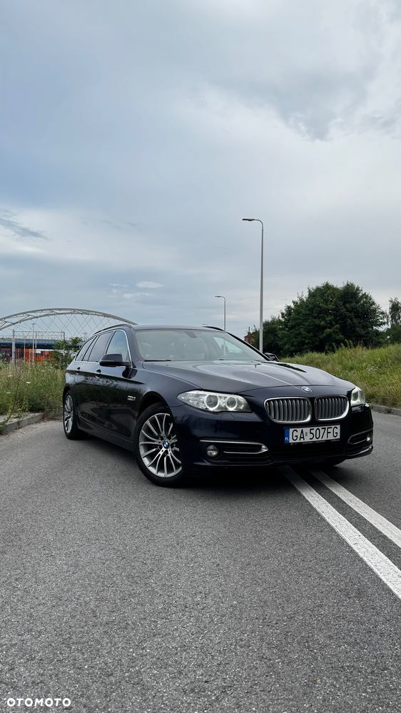 BMW Seria 5 520d xDrive Luxury Line - 1