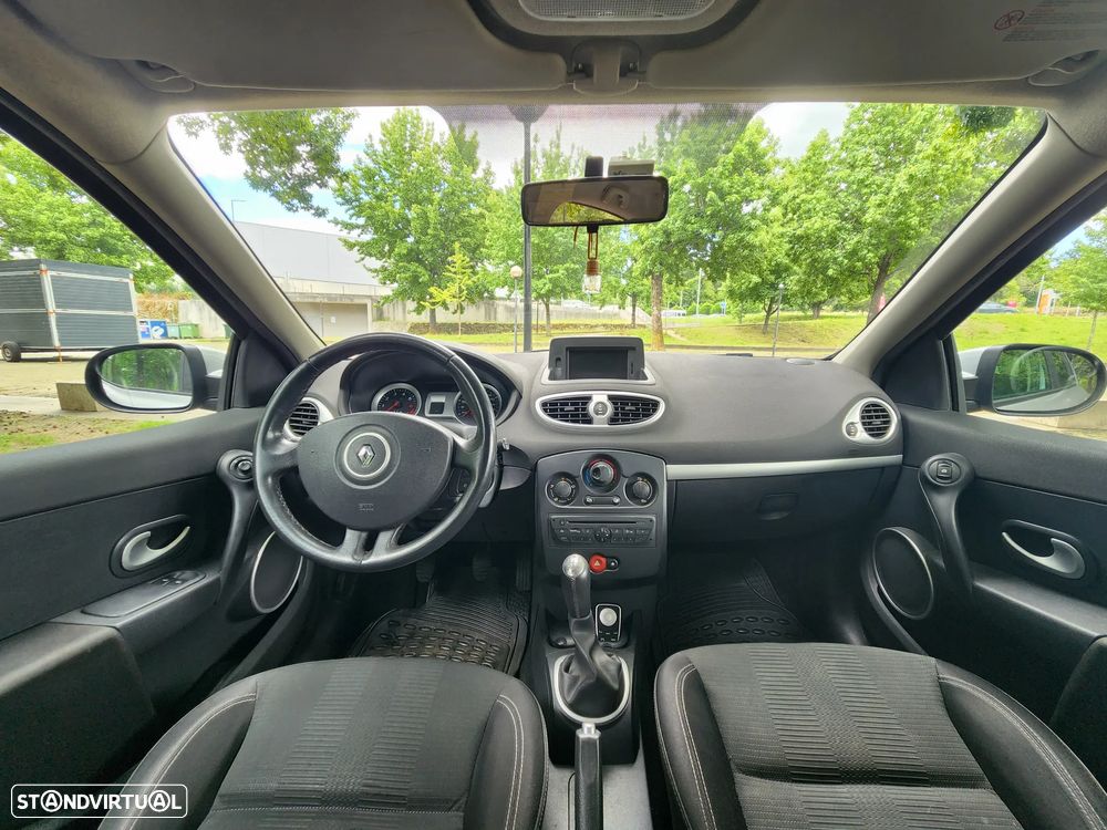 Renault Clio 1.2 16V Dynamique - 12