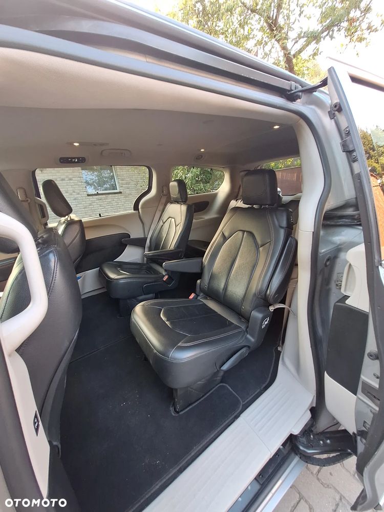 Chrysler Pacifica - 14