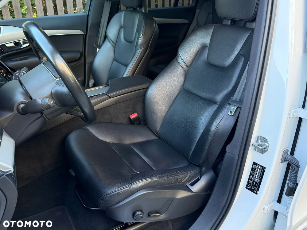 Volvo XC 90 T8 AWD Recharge Geartronic Inscription Expression - 25