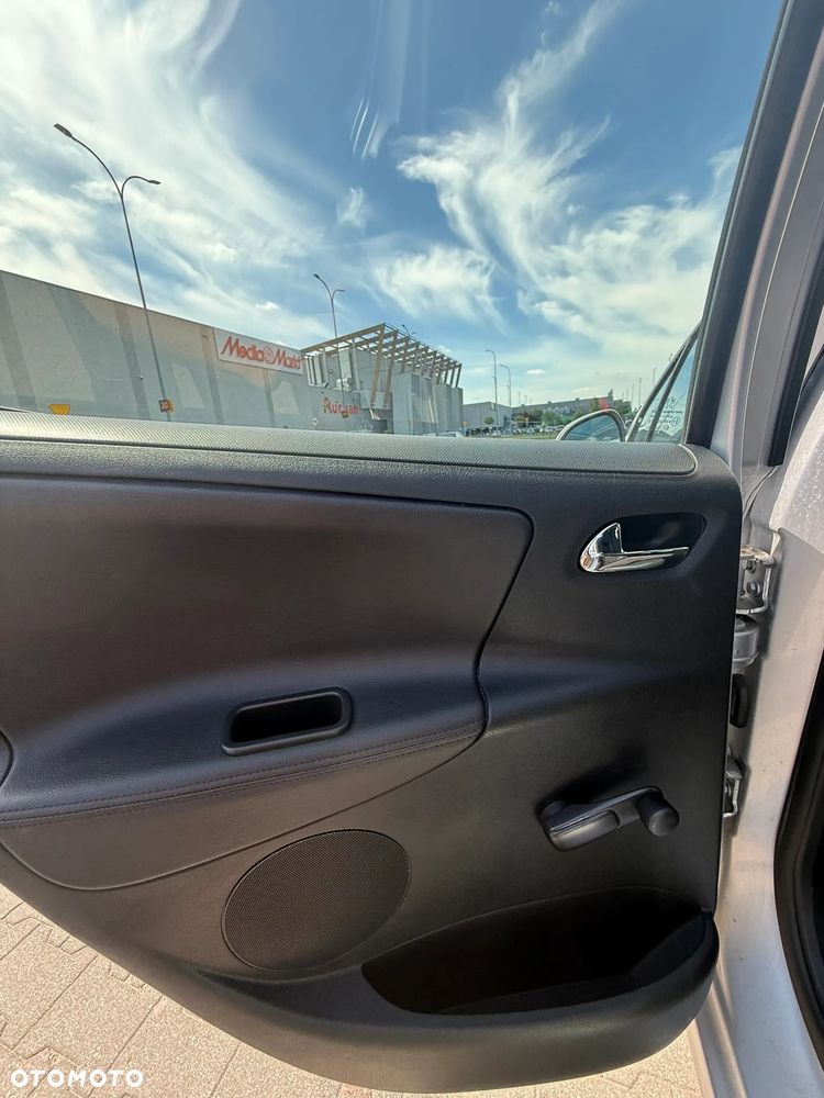 Peugeot 207 90 HDi FAP forever - 15