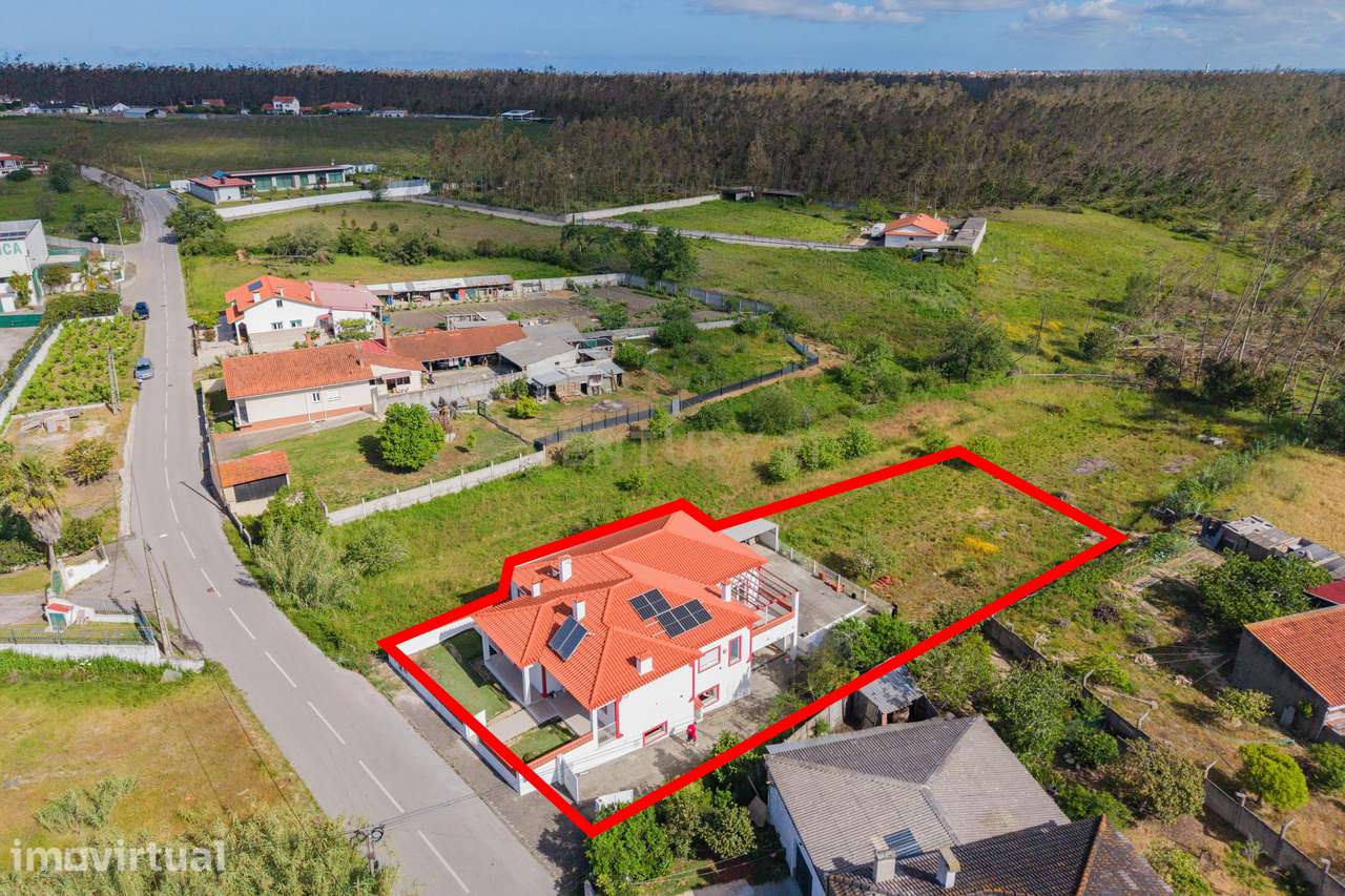 Moradia T3 Térrea com 1.050m² de Terreno, Cave de Convívio e Elevada E - Grande imagem: 2/24