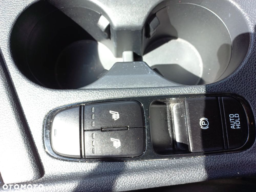 Kia Niro 1.6 GDI Hybrid M - 20