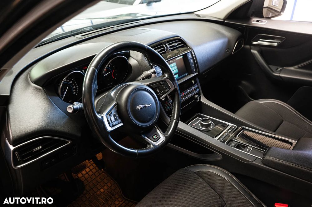 Jaguar F-Pace 20d AWD Aut. R-Sport - 7
