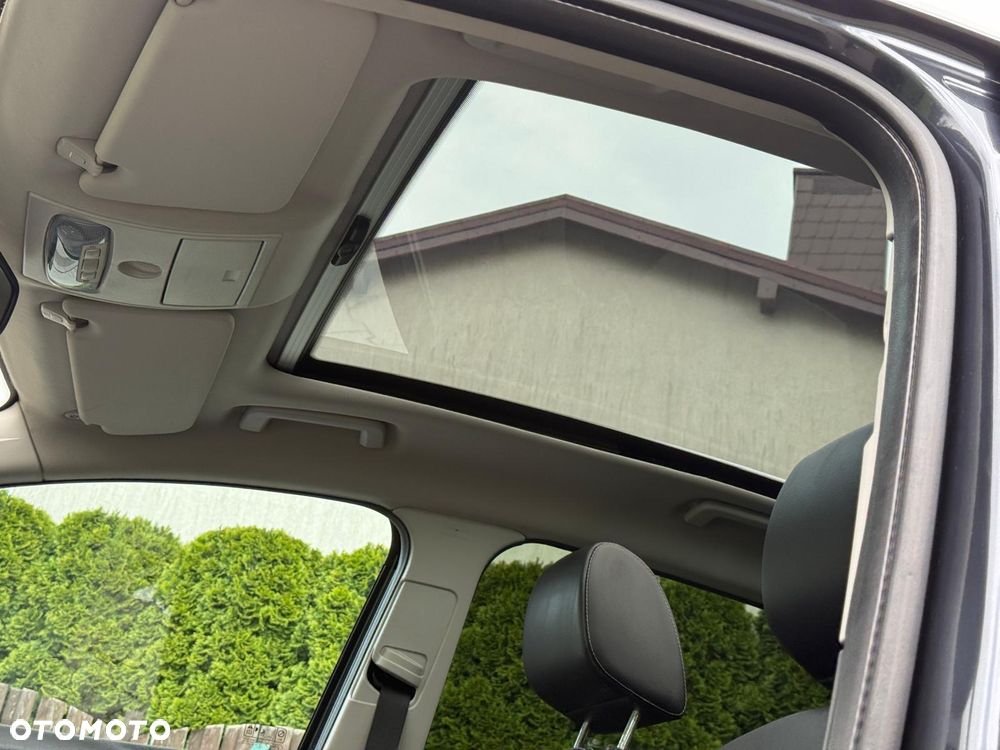 Ford Kuga 2.0 TDCi 2x4 Titanium - 18