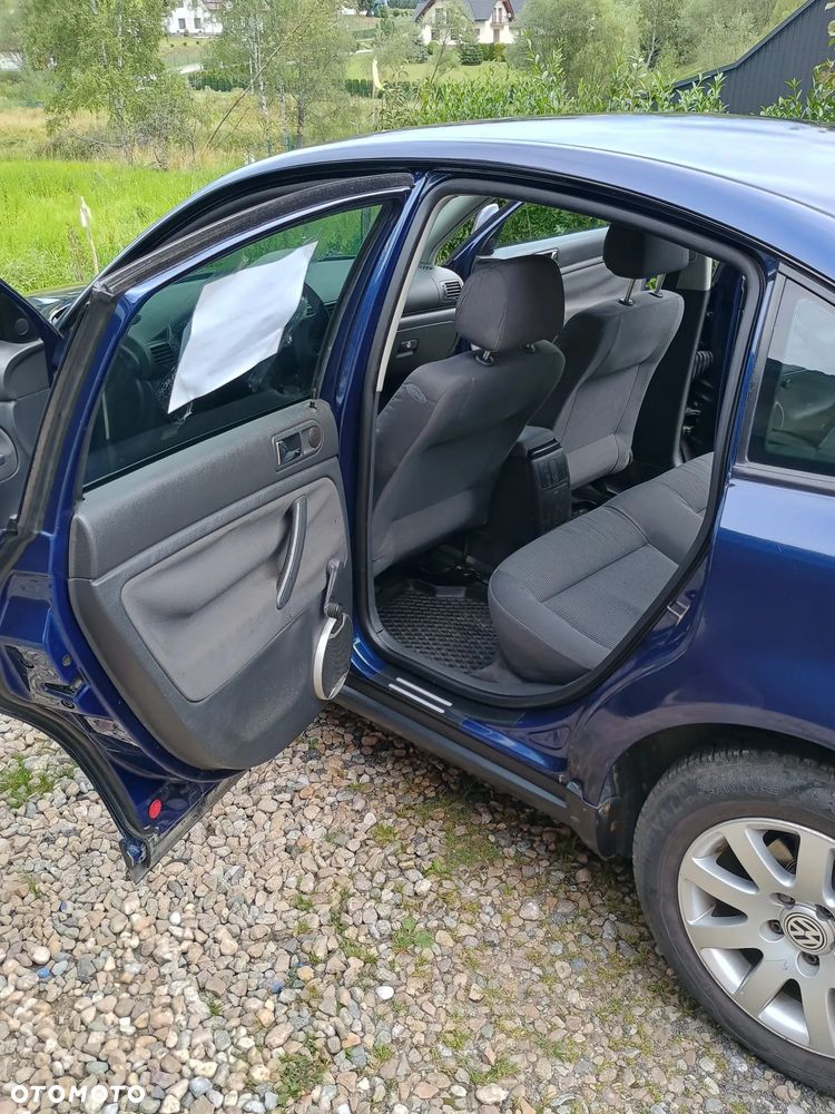 Volkswagen Passat 1.9 TDI - 11