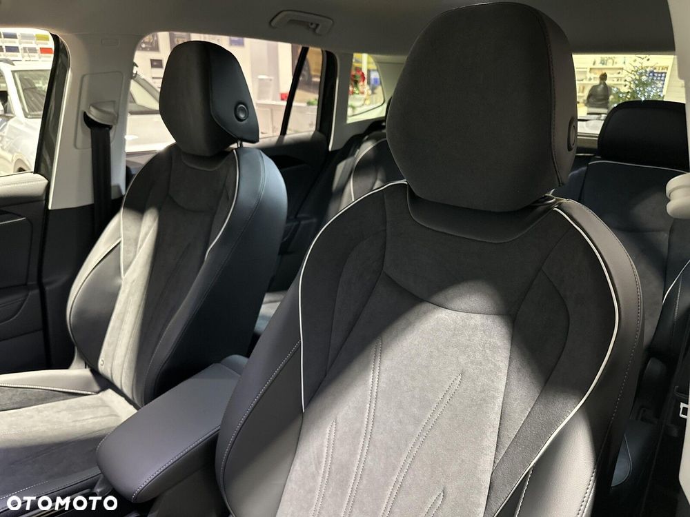 Volkswagen Tiguan - 11