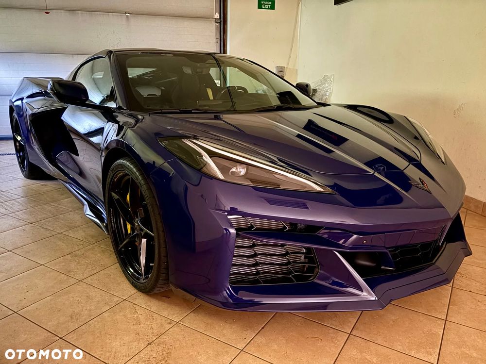 Chevrolet Corvette - 32