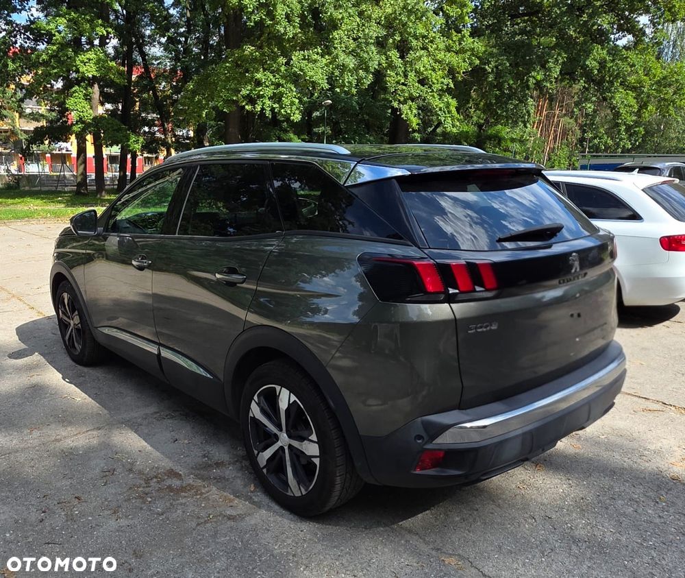 Peugeot 3008 1.2 PureTech Allure S&S - 10