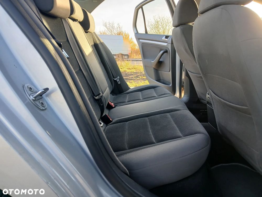 Volkswagen Jetta 1.9 TDI Comfortline - 5