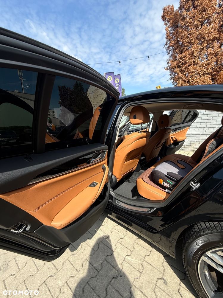 BMW Seria 5 518d mHEV - 18