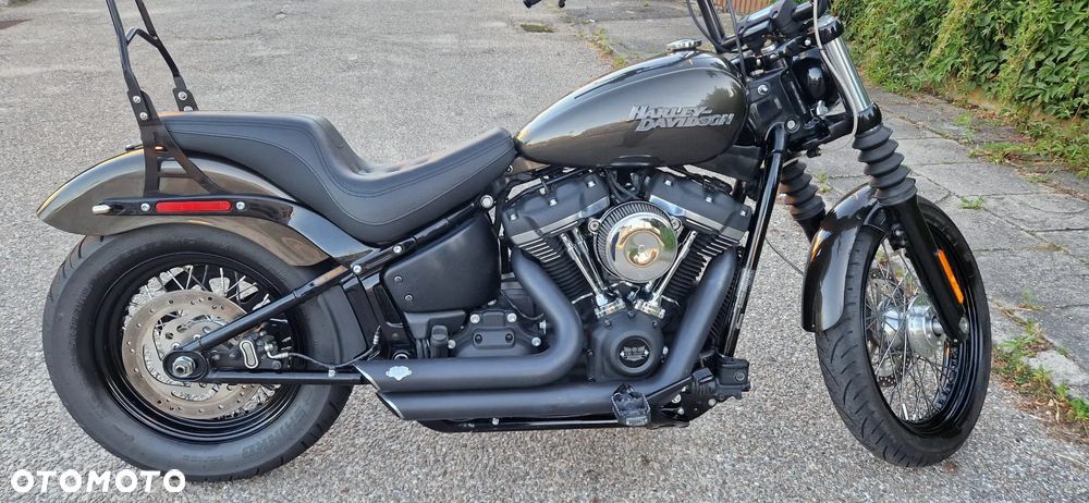 Harley-Davidson Dyna Street Bob - 41