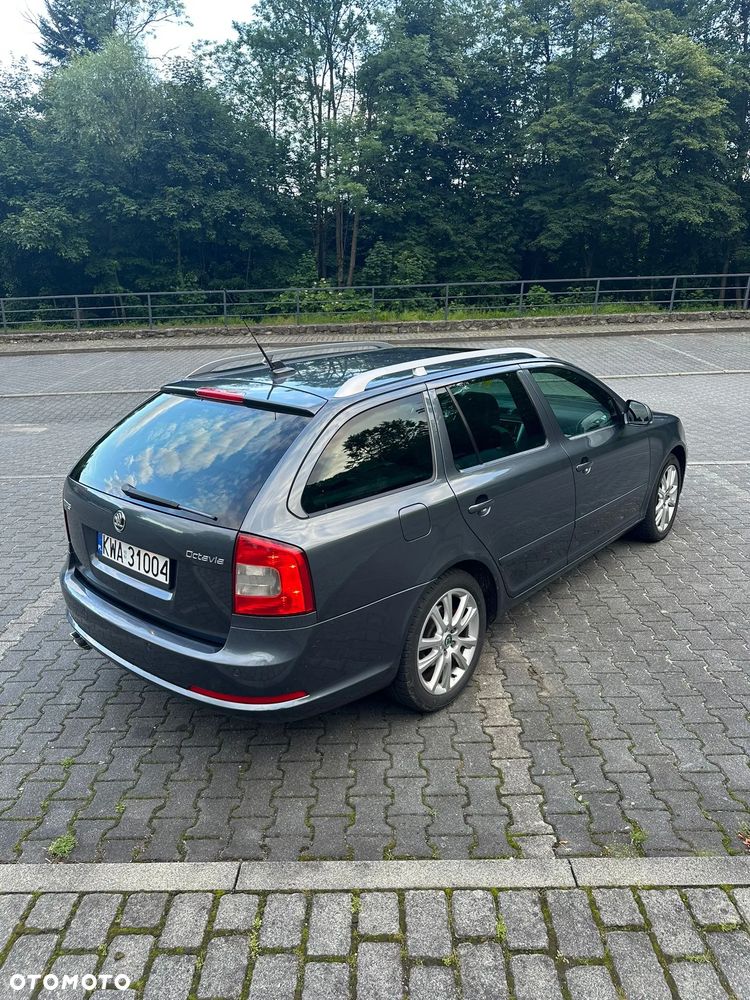 Skoda Octavia 2.0 TDI CR DPF DSG RS - 4