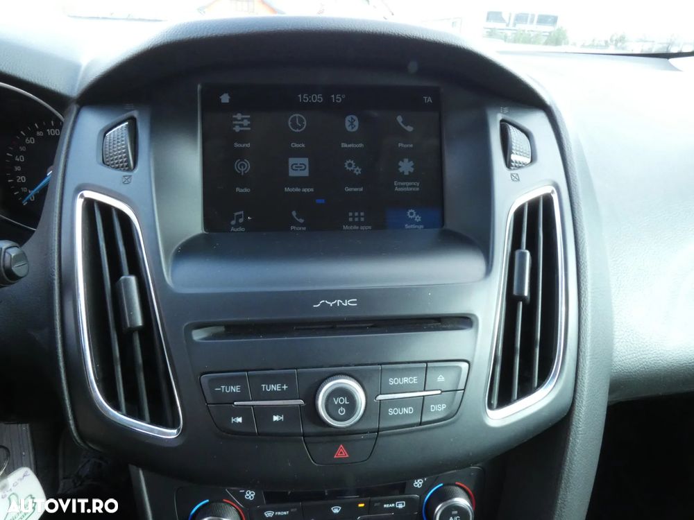 Ford Focus 1.5 TDCi Powershift Titanium - 11