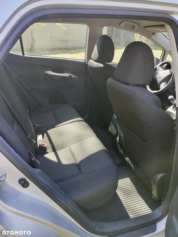 Toyota Auris 1.6 Terra - 11