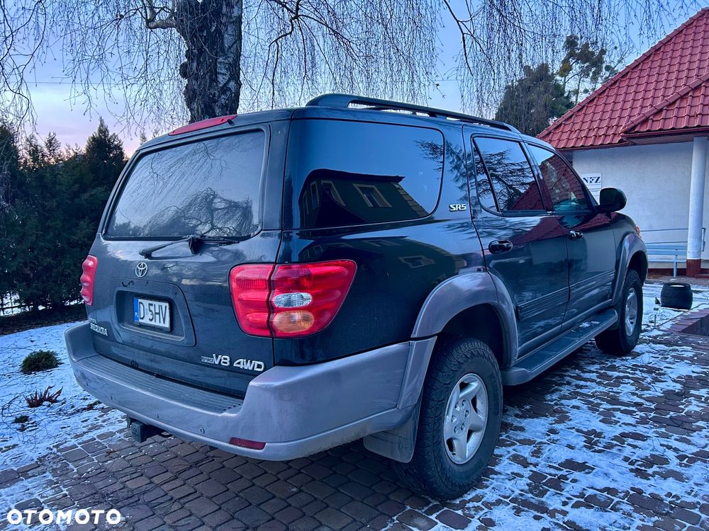 Toyota Sequoia - 4