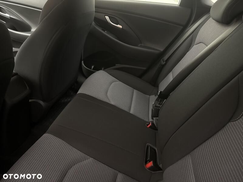 Hyundai i30 1.5 DPI Classic + - 20