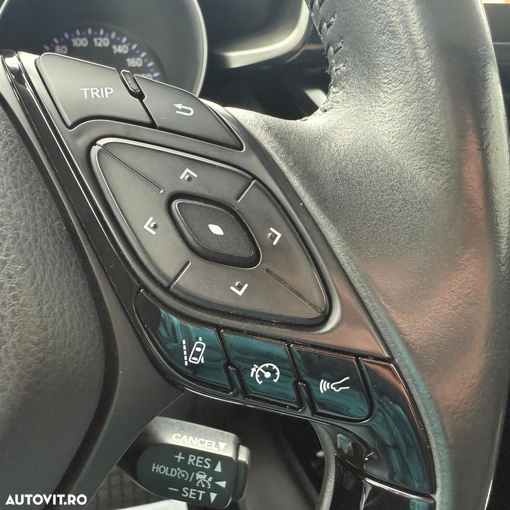 Toyota C-HR 1.8 HSD 122 CP 4x2 CVT Cult - 17