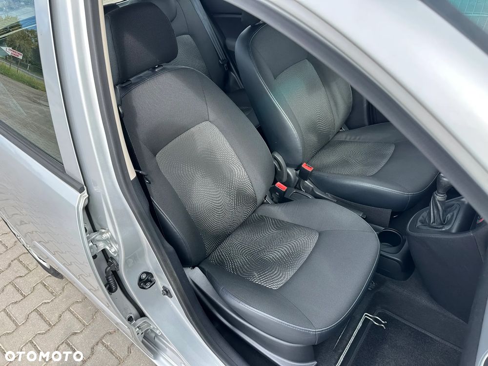 Hyundai i10 1.1 Premium - 20