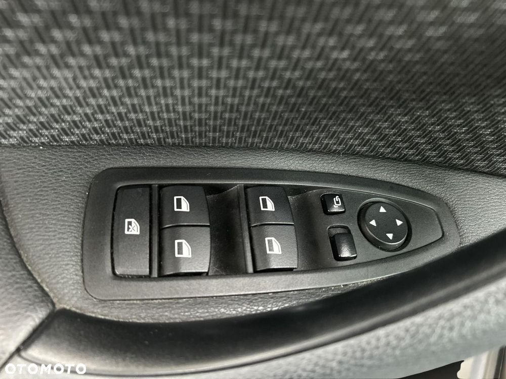 BMW X1 sDrive18i - 22