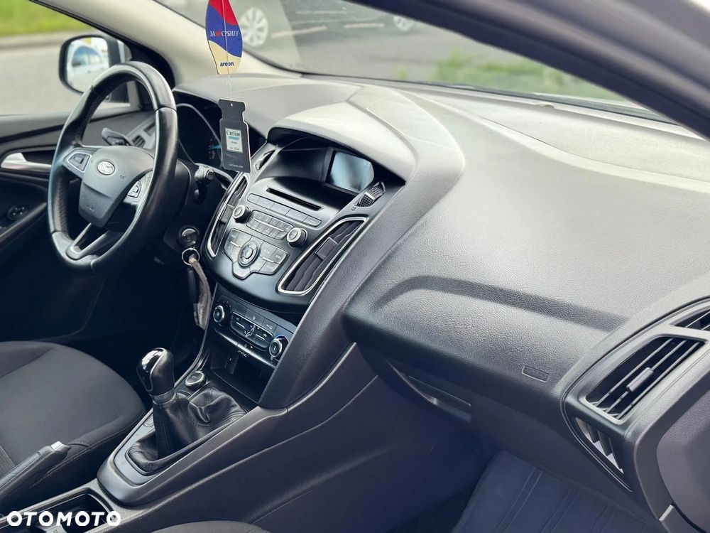 Ford Focus 1.0 EcoBoost Trend - 12