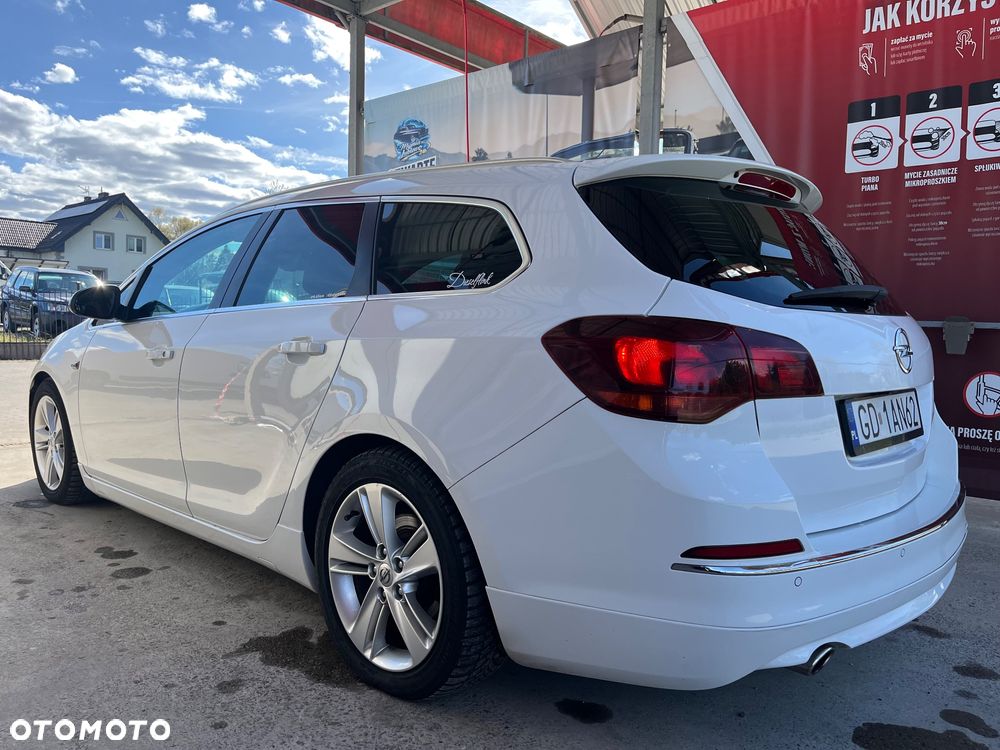 Opel Astra 2.0 BiTurbo CDTI DPF ecoFLEX SportsTourer St - 4