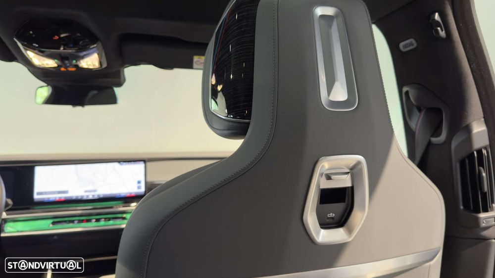BMW i7 xDrive60 Pack Desportivo M - 19