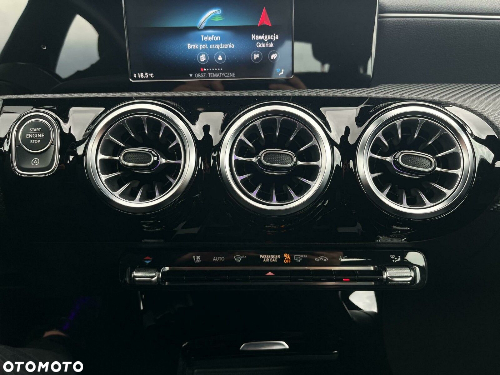 Mercedes-Benz CLA - 33