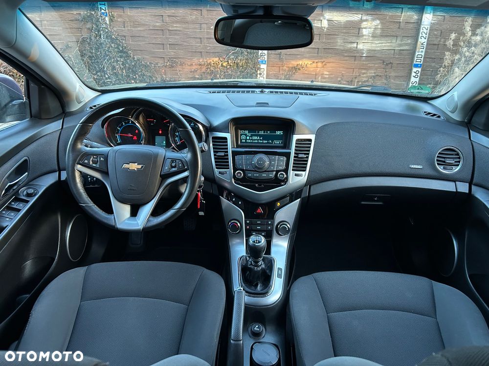 Chevrolet Cruze 1.8 LTZ - 19