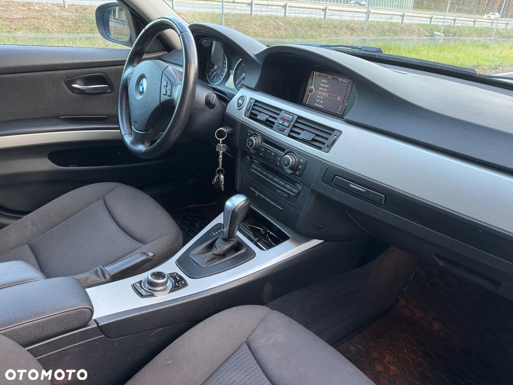 BMW Seria 3 320d DPF Edition Exclusive - 27