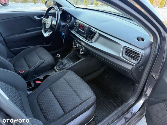 Kia Rio 1.2 L - 4