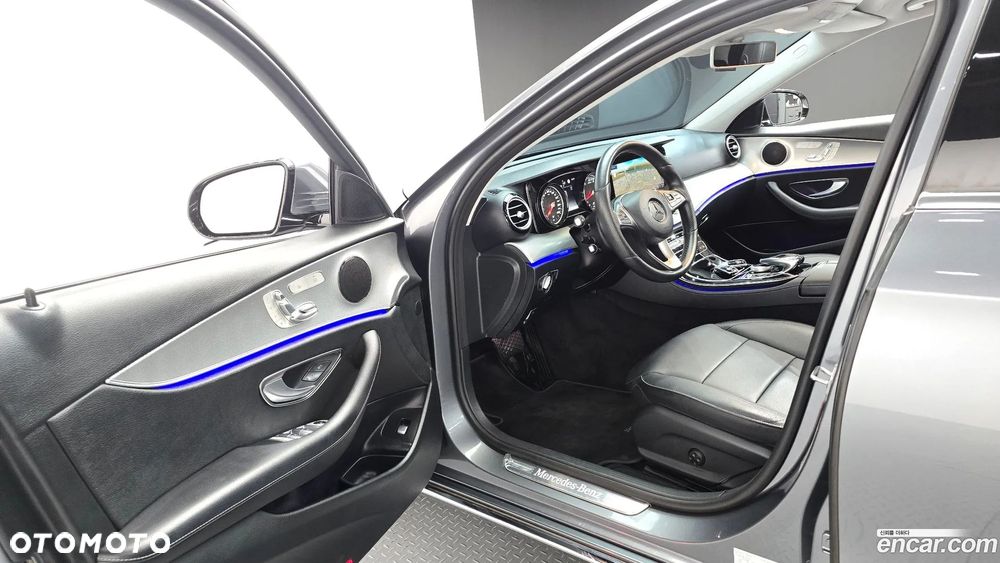 Mercedes-Benz Klasa E 200 9G-TRONIC Avantgarde - 10