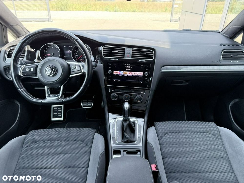 Volkswagen Golf 1.5 eTSI OPF DSG R-Line - 4
