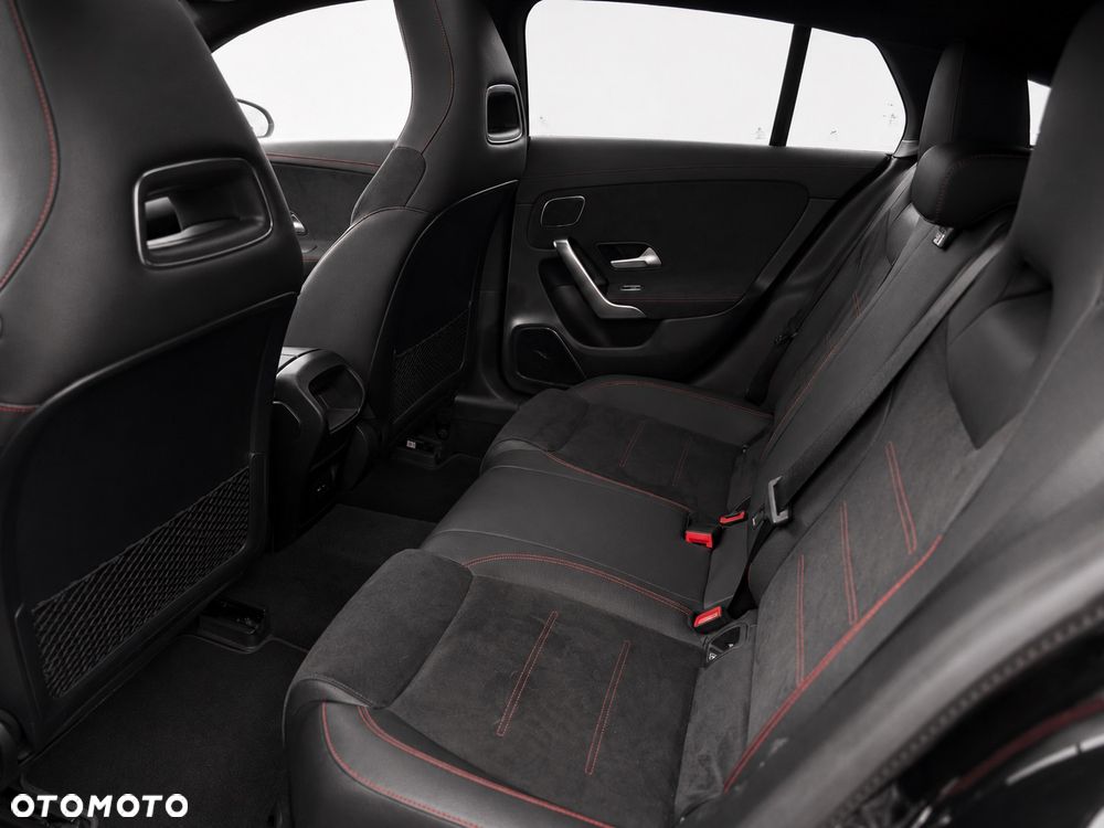 Mercedes-Benz CLA 250 4Matic 8G-DCT AMG Line Advanced Plus - 26