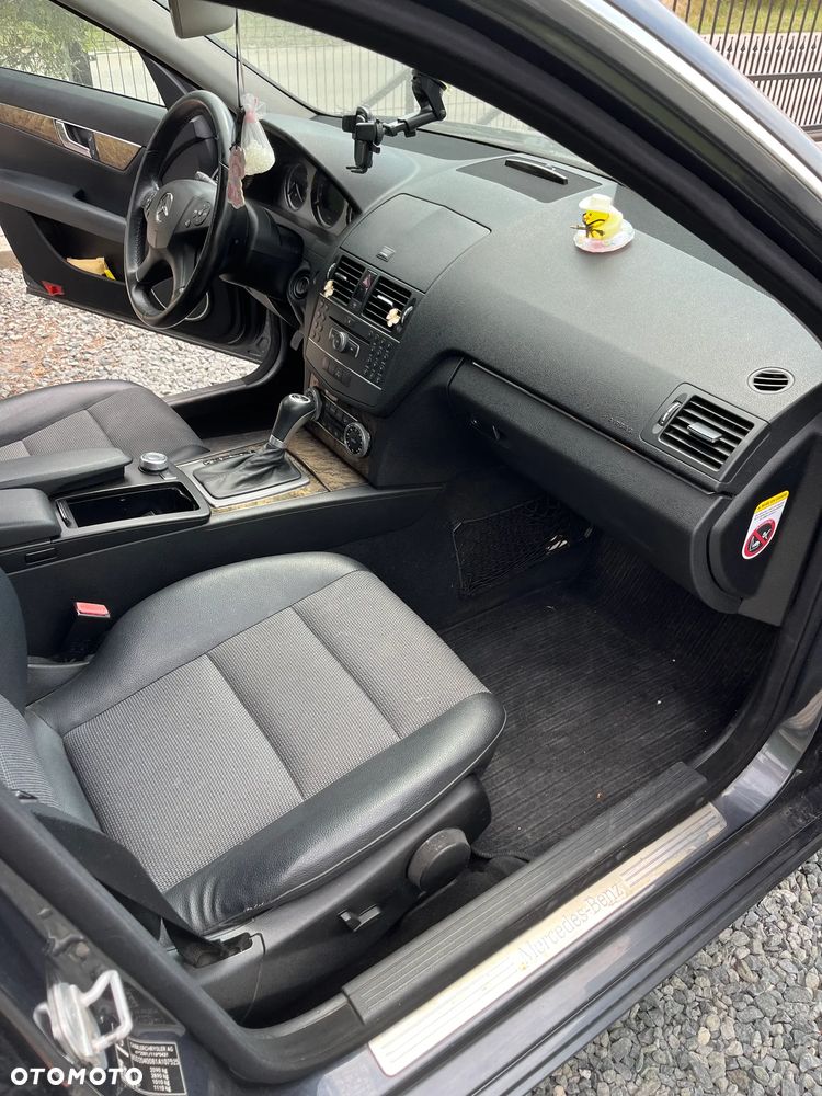 Mercedes-Benz Klasa C 220 CDI DPF Automatik Avantgarde - 22