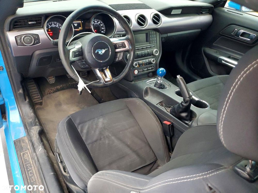 Ford Mustang 5.0 V8 GT - 8