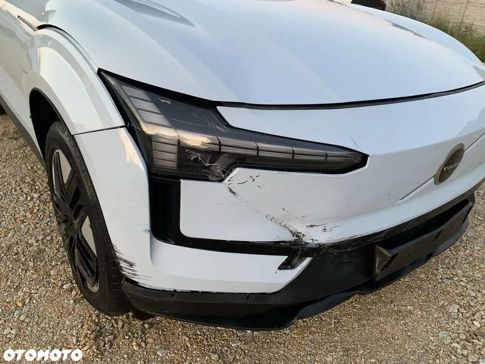 Volvo EX30 Single Motor Extended Range RWD Core - 24