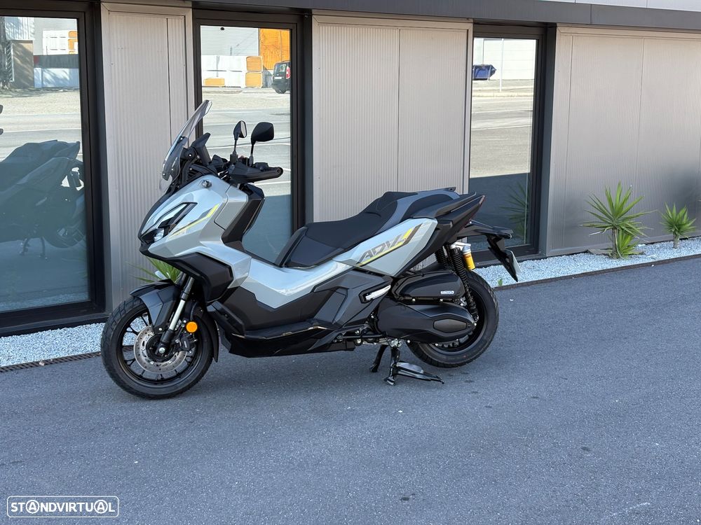 Honda ADV - 4