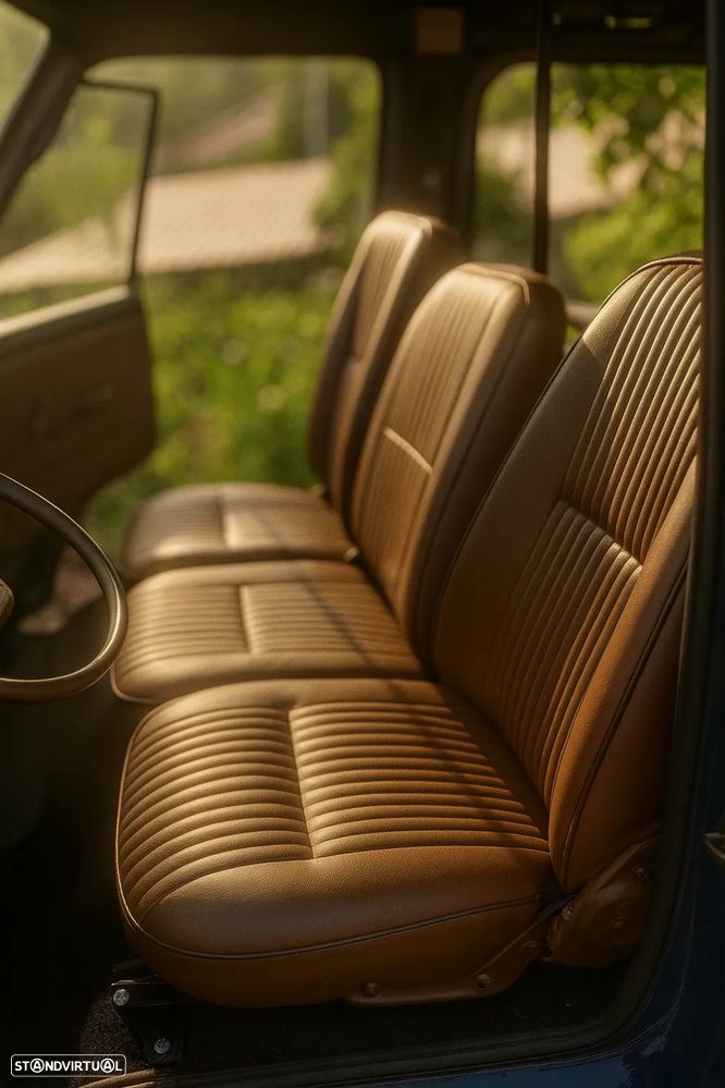 Toyota HIACE LH20V - 4