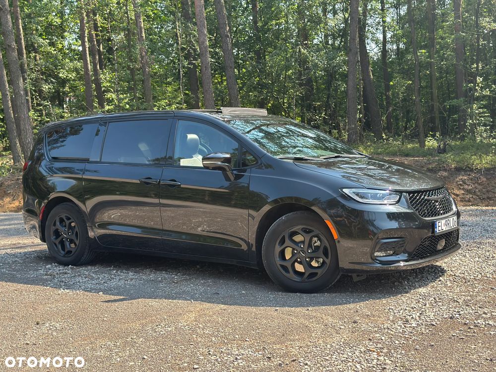 Chrysler Pacifica - 22
