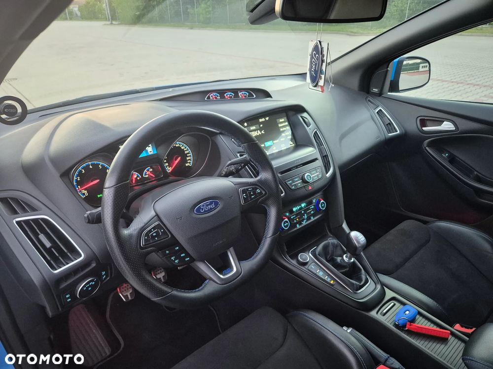 Ford Focus - 19